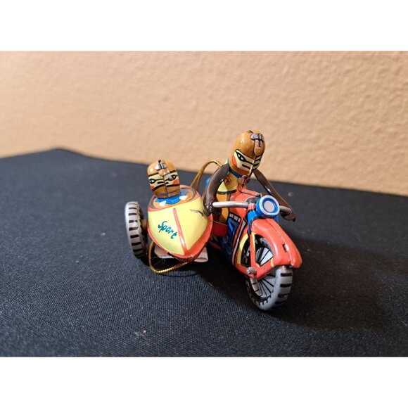 Vintage Tin Toy Motorcycle With Sidecar Ornament - Picture 4 of 6